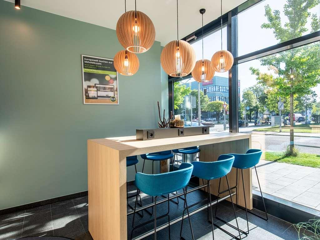 B&B Hotel Munchen Trudering Oberschleißheim レストラン 写真